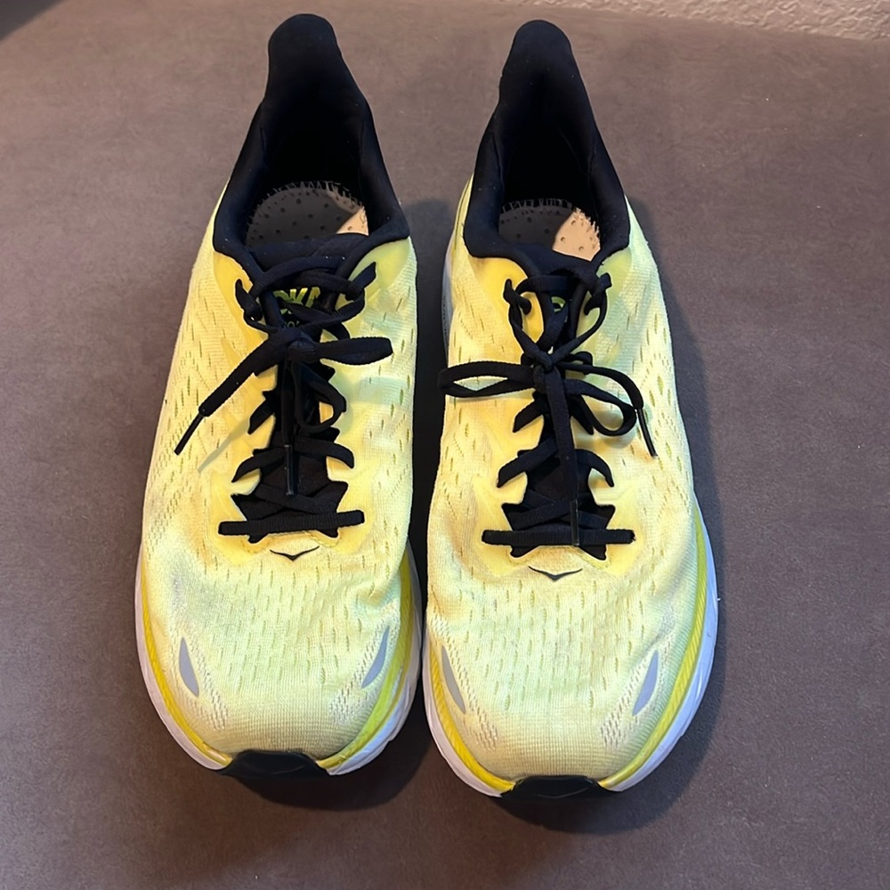Hoka Clifton 8 GUC